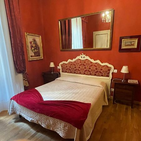Bed and Breakfast La Boheme Лукка Экстерьер фото