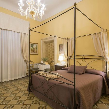 Bed and Breakfast La Boheme Лукка Экстерьер фото