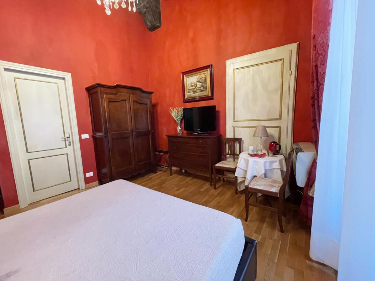 Bed and Breakfast La Boheme Лукка Экстерьер фото