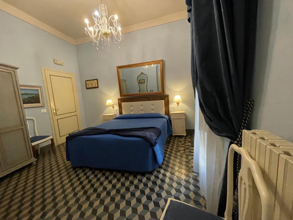 Bed and Breakfast La Boheme Лукка Экстерьер фото