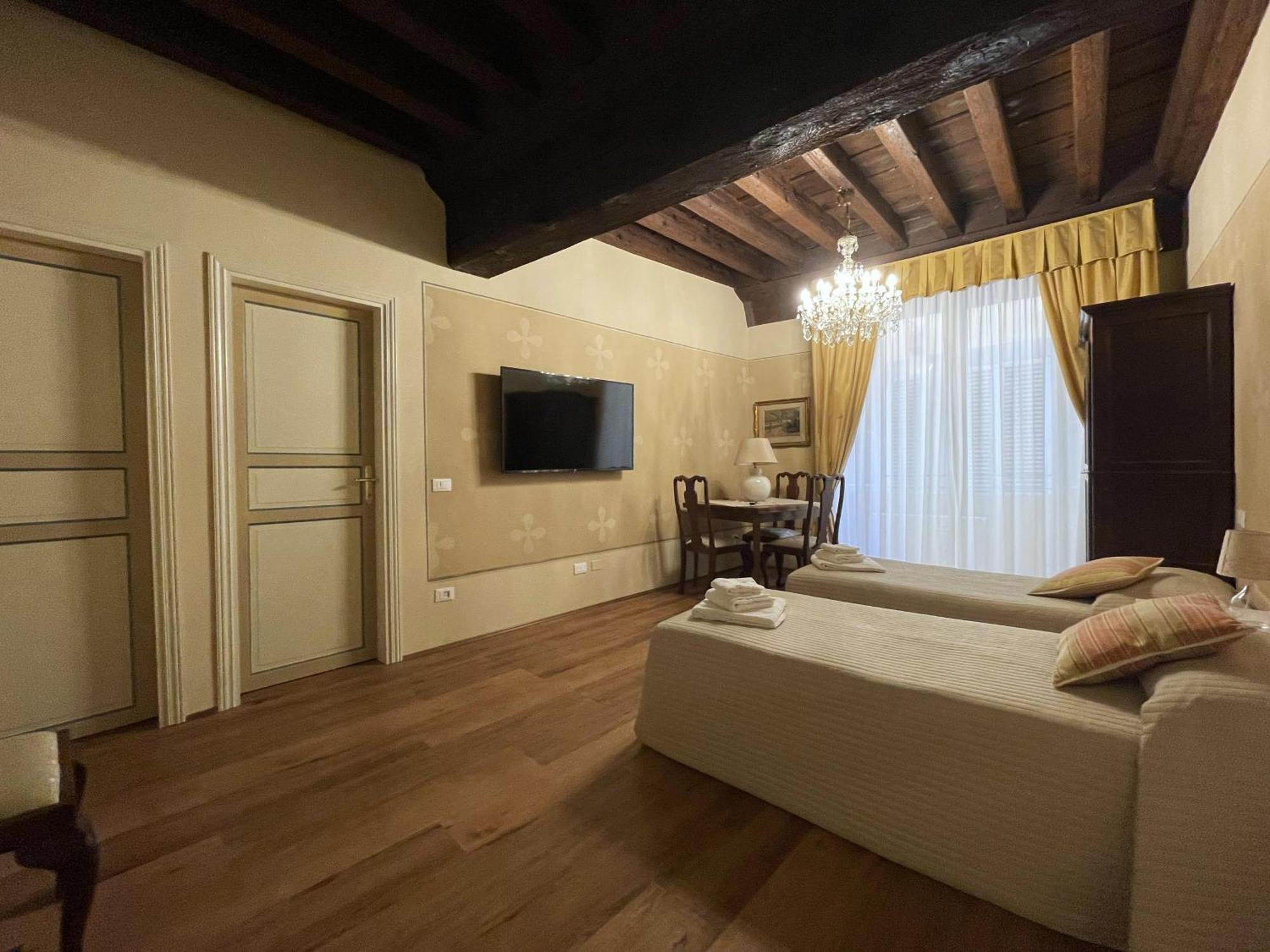 Bed and Breakfast La Boheme Лукка Экстерьер фото