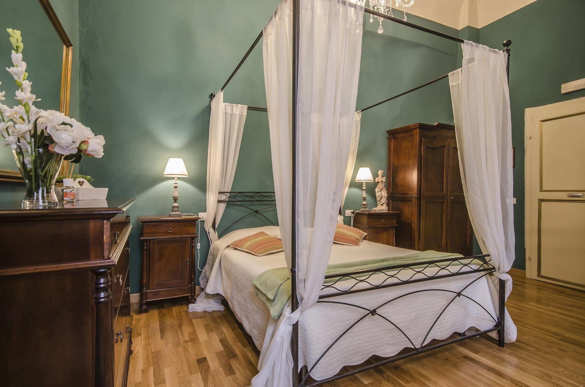 Bed and Breakfast La Boheme Лукка Экстерьер фото