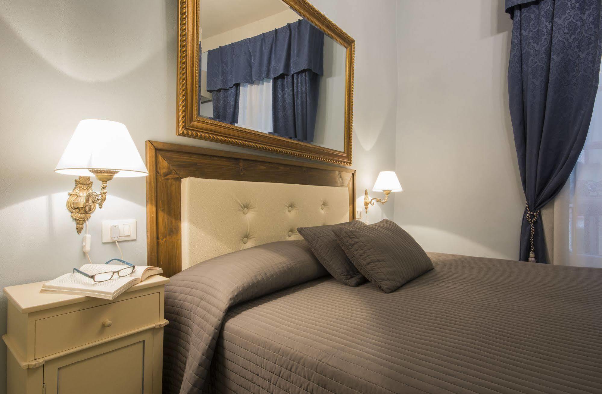 Bed and Breakfast La Boheme Лукка Экстерьер фото